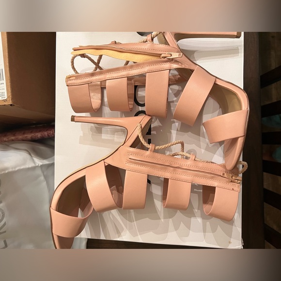 Hawaii heels from Aldo - Picture 3 of 4